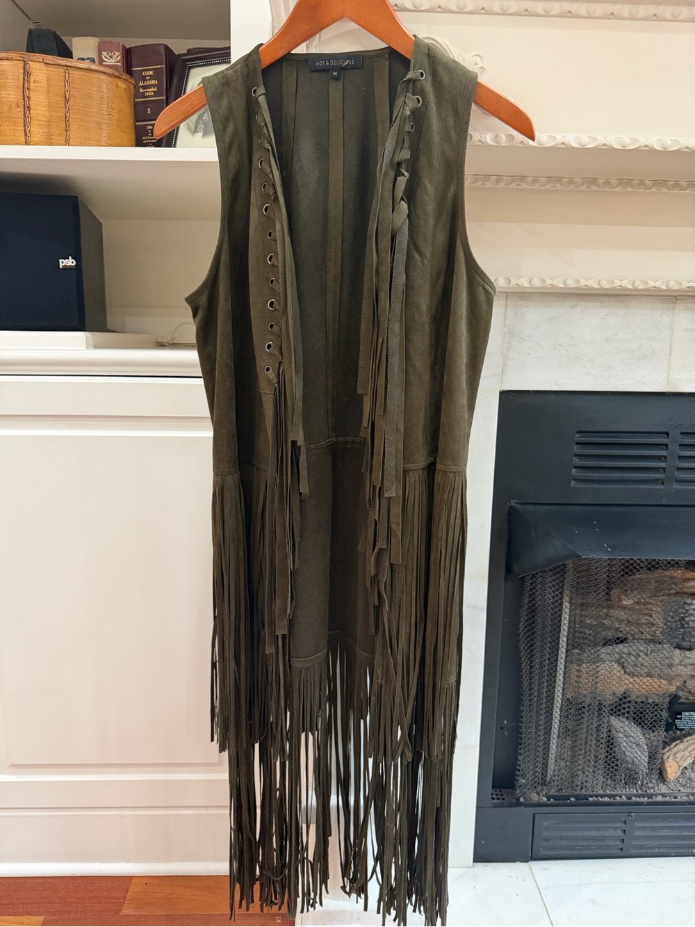 Hot & Delicious Western Festival Faux Suede Fringe Vest NWOT Olive M